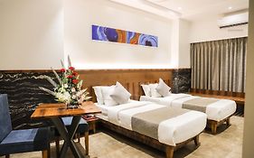 Hotel Paradise Ahilyanagar